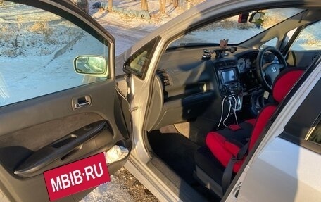 Honda Stream I рестайлинг, 2001 год, 600 000 рублей, 17 фотография