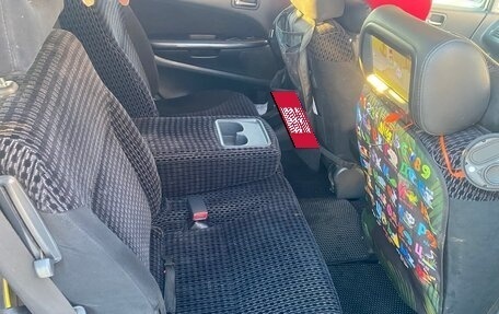 Honda Stream I рестайлинг, 2001 год, 600 000 рублей, 23 фотография