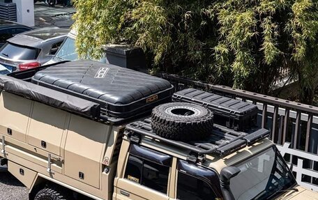 Toyota Land Cruiser 70, 2019 год, 45 000 000 рублей, 2 фотография