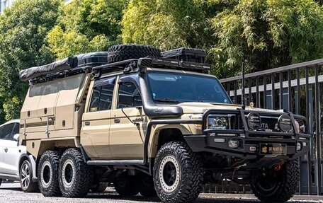 Toyota Land Cruiser 70, 2019 год, 45 000 000 рублей, 3 фотография