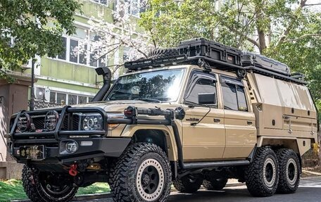 Toyota Land Cruiser 70, 2019 год, 45 000 000 рублей, 22 фотография