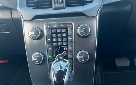 Volvo V40 II рестайлинг, 2016 год, 917 000 рублей, 11 фотография