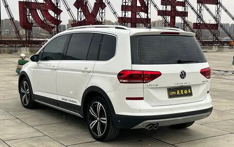 Volkswagen Touran III, 2021 год, 1 500 069 рублей, 9 фотография