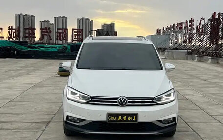 Volkswagen Touran III, 2021 год, 1 500 069 рублей, 2 фотография