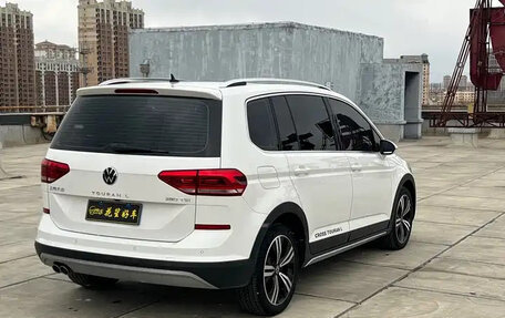 Volkswagen Touran III, 2021 год, 1 500 069 рублей, 6 фотография