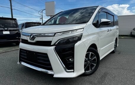 Toyota Voxy III, 2021 год, 1 811 000 рублей, 1 фотография