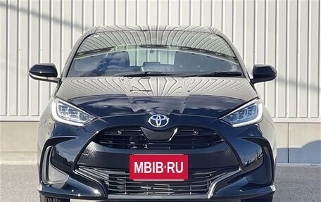 Toyota Yaris, 2022 год, 984 000 рублей, 2 фотография