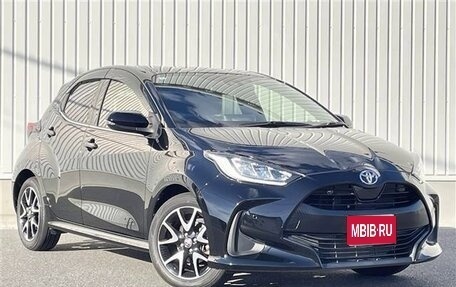 Toyota Yaris, 2022 год, 984 000 рублей, 1 фотография