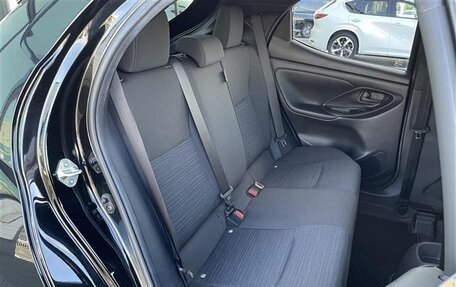 Toyota Yaris, 2022 год, 984 000 рублей, 14 фотография