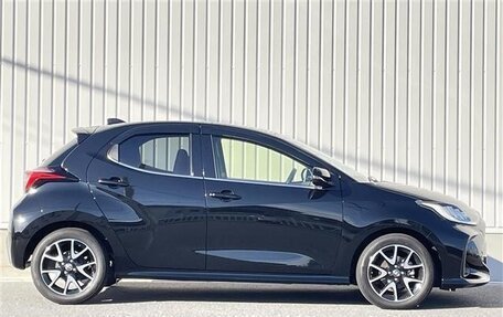 Toyota Yaris, 2022 год, 984 000 рублей, 5 фотография