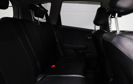 Honda Fit III, 2010 год, 899 000 рублей, 17 фотография