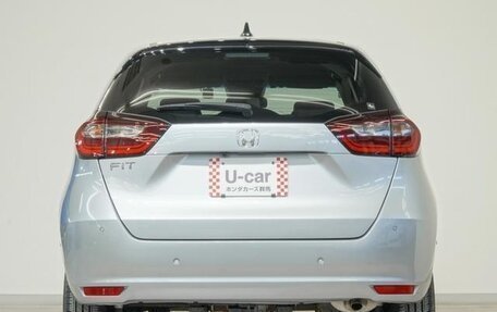 Honda Fit, 2022 год, 1 200 000 рублей, 5 фотография