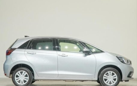 Honda Fit, 2022 год, 1 200 000 рублей, 3 фотография