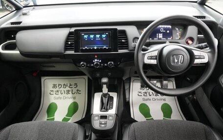 Honda Fit, 2022 год, 1 200 000 рублей, 7 фотография