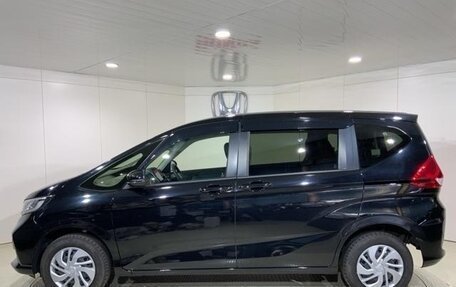 Honda Freed II, 2022 год, 1 600 000 рублей, 4 фотография