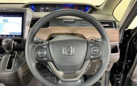 Honda Freed II, 2022 год, 1 600 000 рублей, 10 фотография