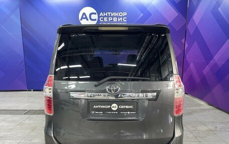 Toyota Noah III, 2008 год, 1 150 000 рублей, 7 фотография