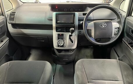 Toyota Noah III, 2008 год, 1 150 000 рублей, 14 фотография