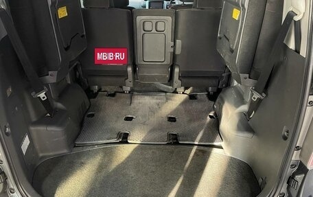 Toyota Noah III, 2008 год, 1 150 000 рублей, 17 фотография