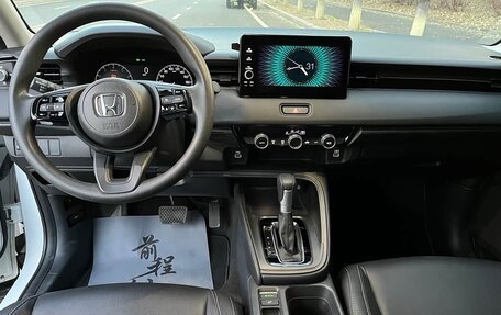 Honda Vezel, 2024 год, 2 190 000 рублей, 10 фотография