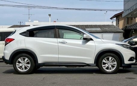 Honda Vezel, 2020 год, 1 450 000 рублей, 2 фотография