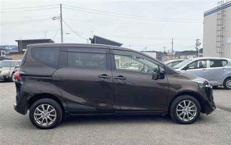 Toyota Sienta II, 2021 год, 1 069 000 рублей, 7 фотография