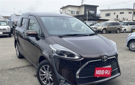 Toyota Sienta II, 2021 год, 1 069 000 рублей, 3 фотография