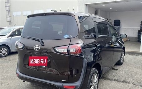 Toyota Sienta II, 2021 год, 1 069 000 рублей, 4 фотография