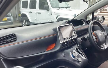 Toyota Sienta II, 2021 год, 1 069 000 рублей, 21 фотография