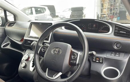 Toyota Sienta II, 2021 год, 1 069 000 рублей, 20 фотография