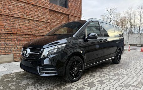 Mercedes-Benz V-Класс, 2023 год, 10 250 000 рублей, 1 фотография