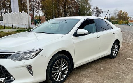 Toyota Camry, 2017 год, 2 500 000 рублей, 3 фотография