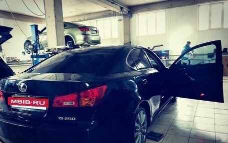 Lexus IS II рестайлинг 2, 2008 год, 750 000 рублей, 9 фотография