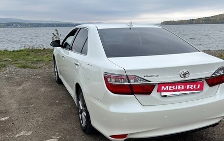 Toyota Camry, 2017 год, 2 500 000 рублей, 5 фотография
