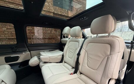 Mercedes-Benz V-Класс, 2023 год, 10 250 000 рублей, 21 фотография