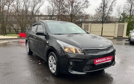 KIA Rio IV, 2018 год, 1 250 000 рублей, 2 фотография