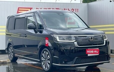 Honda Stepwgn, 2024 год, 2 380 000 рублей, 2 фотография