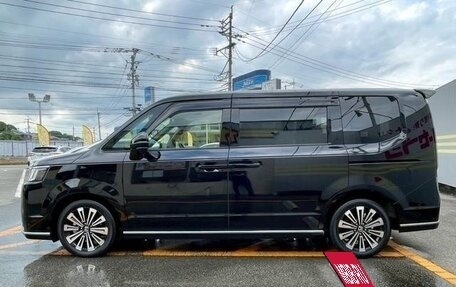 Honda Stepwgn, 2024 год, 2 380 000 рублей, 7 фотография