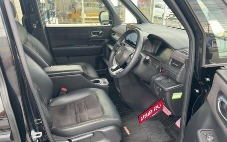 Honda Stepwgn, 2024 год, 2 380 000 рублей, 8 фотография