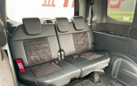 Honda Stepwgn, 2024 год, 2 380 000 рублей, 18 фотография