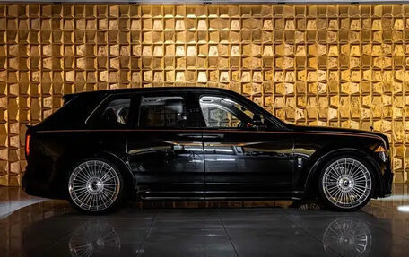 Rolls-Royce Cullinan, 2025 год, 130 000 000 рублей, 10 фотография