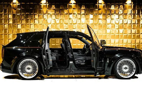 Rolls-Royce Cullinan, 2025 год, 130 000 000 рублей, 5 фотография