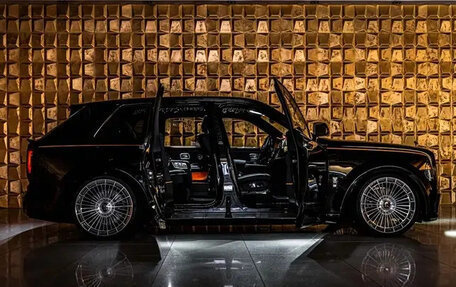 Rolls-Royce Cullinan, 2025 год, 130 000 000 рублей, 15 фотография