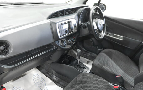 Toyota Vitz, 2015 год, 999 000 рублей, 8 фотография