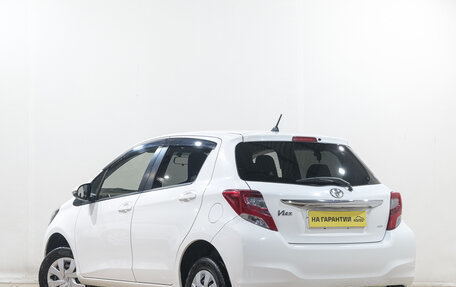 Toyota Vitz, 2015 год, 999 000 рублей, 4 фотография