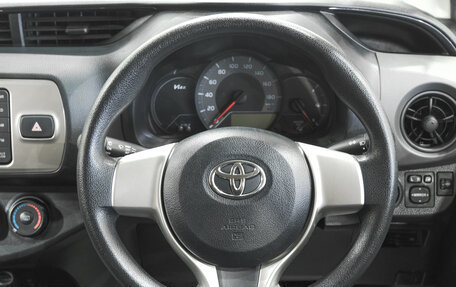 Toyota Vitz, 2015 год, 999 000 рублей, 12 фотография