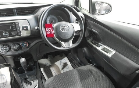 Toyota Vitz, 2015 год, 999 000 рублей, 11 фотография