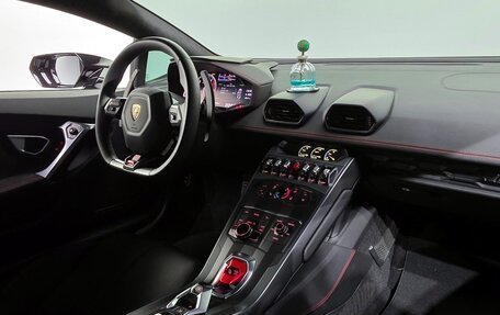 Lamborghini Huracán, 2018 год, 16 500 000 рублей, 7 фотография