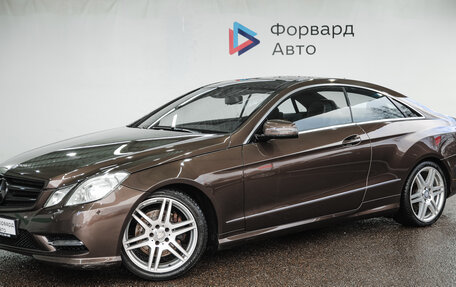 Mercedes-Benz E-Класс, 2013 год, 1 600 000 рублей, 2 фотография