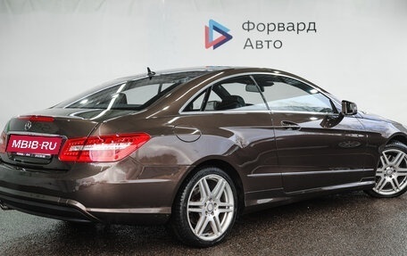 Mercedes-Benz E-Класс, 2013 год, 1 600 000 рублей, 3 фотография